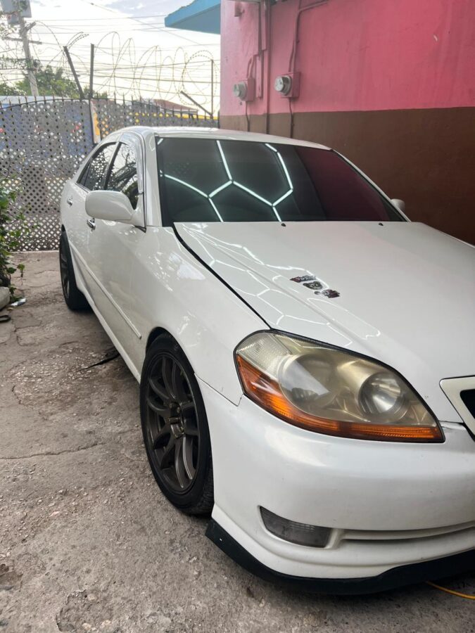 Sedan with full window tint